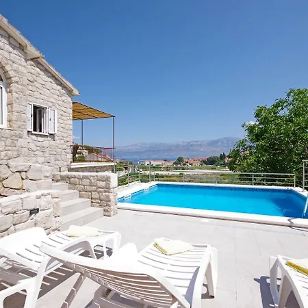 펜션 House Tonko 포스티라