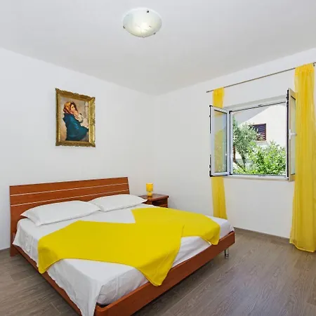 House Tonko Postira