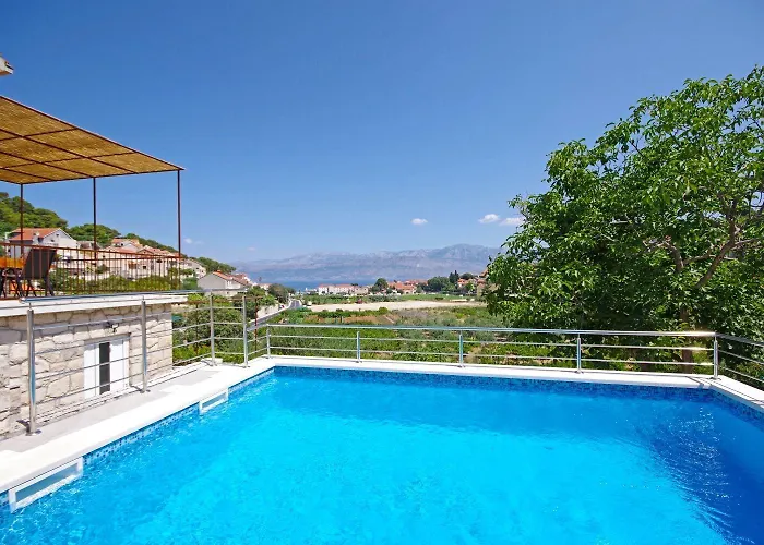 House Tonko Nyaraló