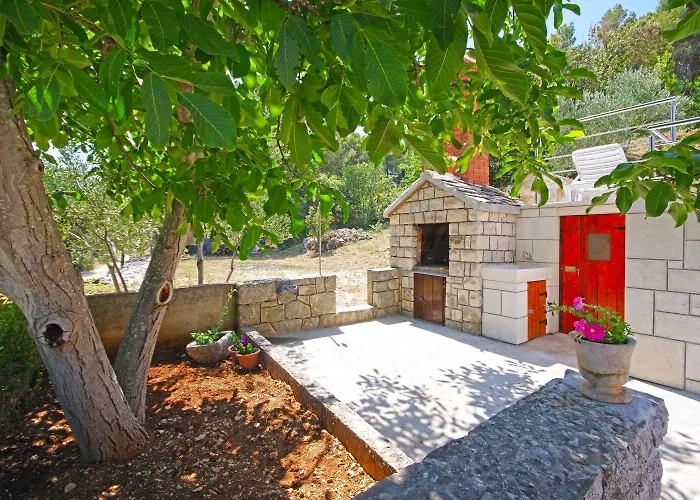 House Tonko Nyaraló *