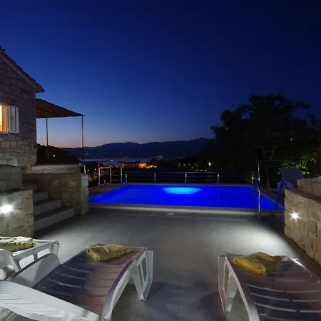 House Tonko * Postira