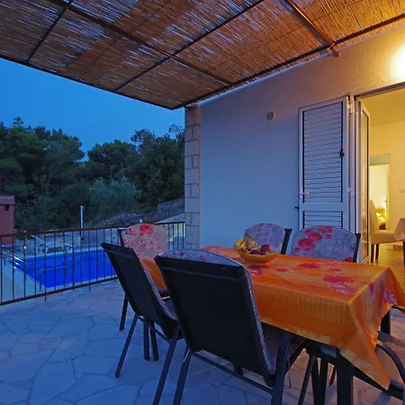 Сasa de vacaciones House Tonko Postira