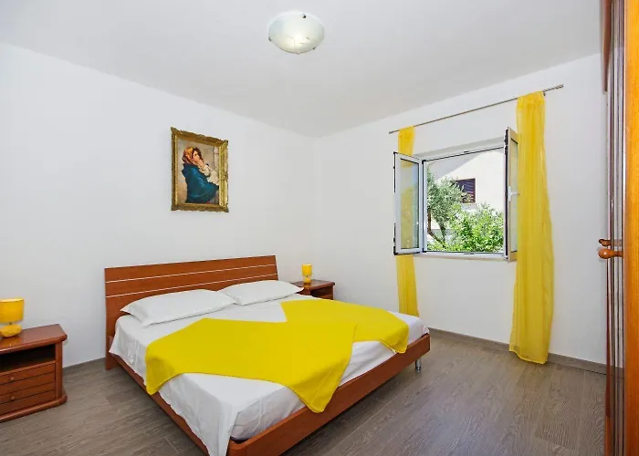 House Tonko פוסטיר