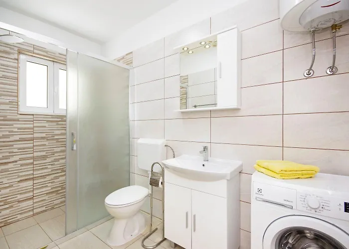 בית נופש House Tonko פוסטיר