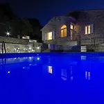 House Tonko בית נופש פוסטיר