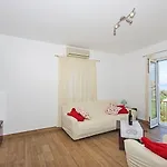 House Tonko פוסטיר